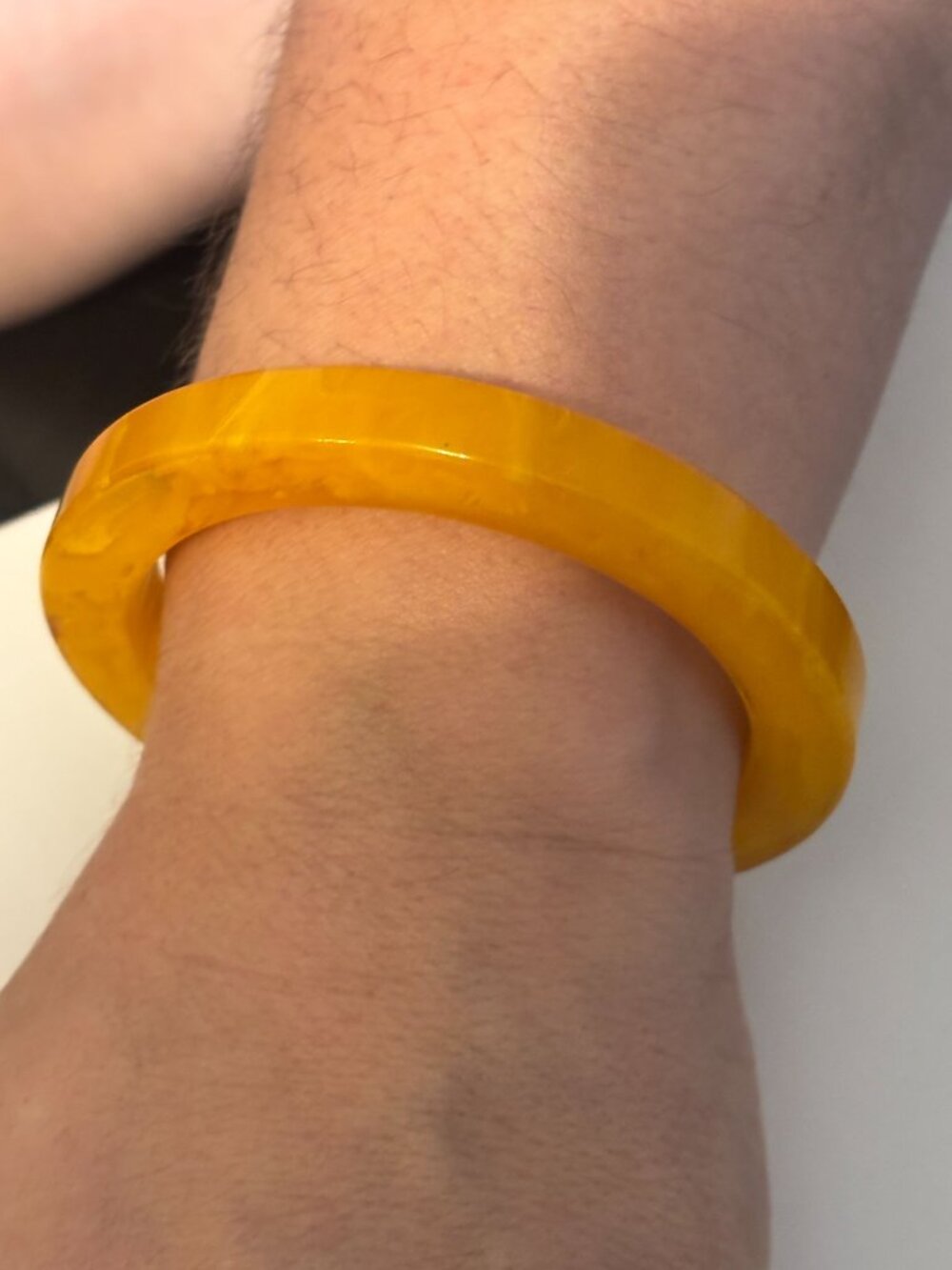 Bakelite Bangle Bracelet Vintage 1940s Marbled Amber Butterscotch Yellow Jewelry - Picture 2 of 11
